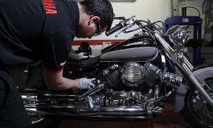 Mécanicien de maintenance moto